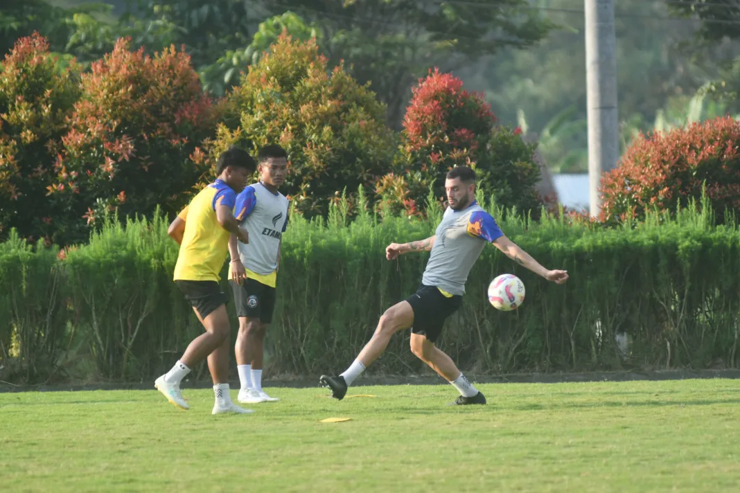 Arema FC Genjot…