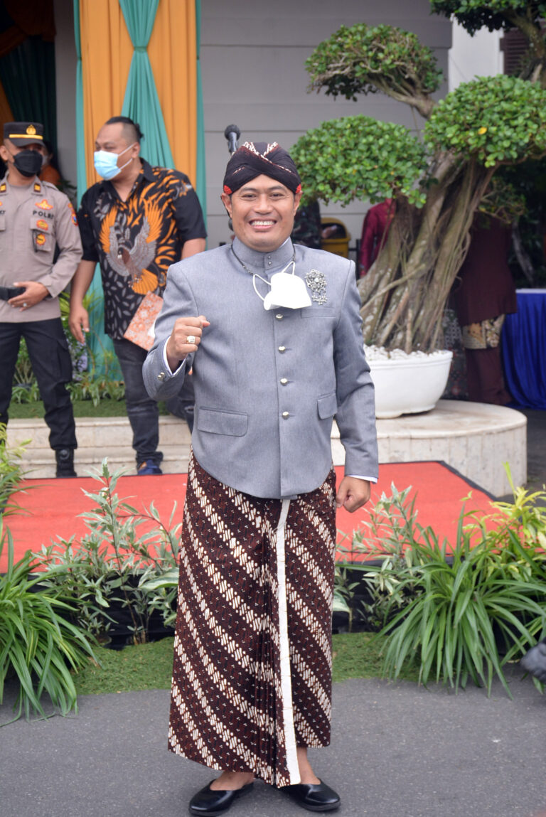 Kadisdikbud-Suwarjana